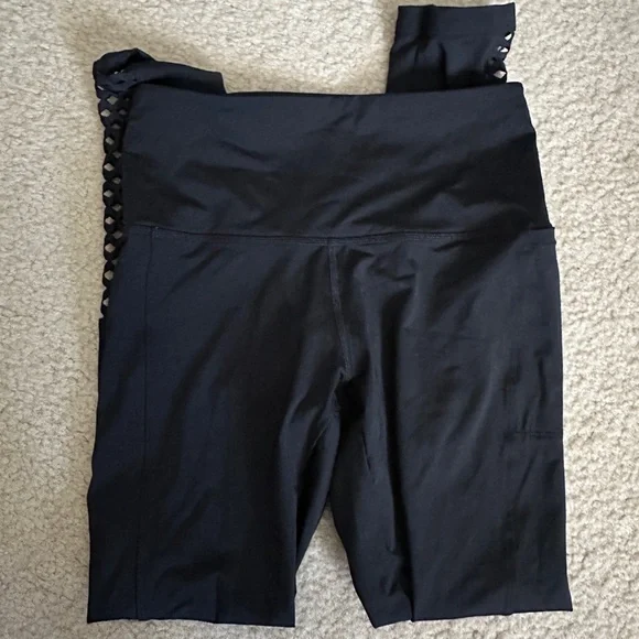 Victoria’s Secret PINK Black Leggings with Mesh Accents Size Medium - Picture 4 of 7